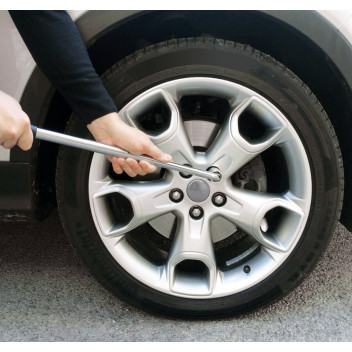 Sakura Extendable Wheel Wrench 171921 & 23mm